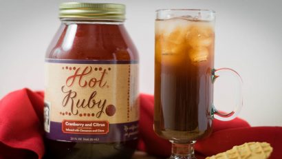 Up your coffee game with this new fall favorite, Hot Ruby! 2geekswhoeat.com #coffee #nonalcoholic