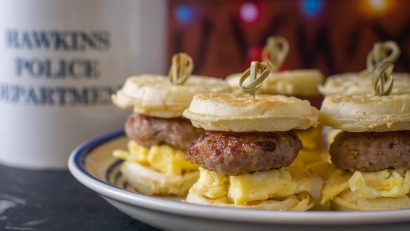 The Geeks have created the recipe for Eleven's Eggo Sliders, perfect for a binge marathon of Stranger Things! 2geekswhoeat.com #Stranger Things #StrangerThingsRecipes #GeekyFood #GeekyRecipes #BreakfastIdeas #BreakfastRecipes