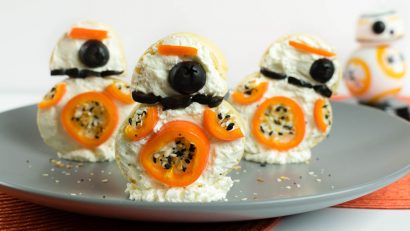 The Geeks have come up with a tasty and adorable way to celebrate the release of Star Wars: The Last Jedi, BB-8 Bruschetta! [sponsored] 2geekswhoeat.com #StarWarsRecipes #StarWars #GeekyFood #GeekyRecipes #BruschettaRecipes #BB8 #BrunchRecipes #Bruschetta #Brunch