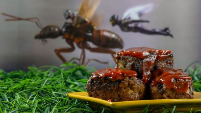 Comic Book Recipes | Marvel Recipes | Mini Meatloaves | With their excitement for Ant-Man and Wasp, The Geeks have created a recipe for Ant Sized Meatloaves. They are the perfect kid friendly way to eat meatloaf! 2geekswhoeat.com