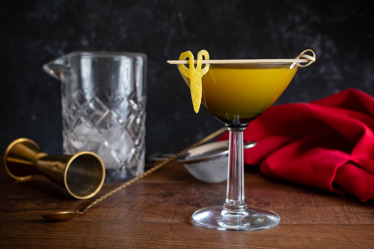 Horror Recipes | Cocktail Recipes | Horror Movies | Vodka | Taking influence from Jordan Peele's latest film Us, The Geeks have created a cocktail for Vodka O'Clock but with a twist. Perhaps something more sinister. Do you dare drink it? 2geekswhoeat.com