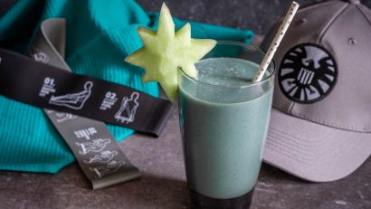 [Sponsored] Marvel Recipes | Workout Shake | Captain Marvel | Want to get in superhero shape this summer? The Geeks have created a new recipe, Star Force Kree-atine Smoothie, perfect for for a pre-workout snack! 2geekswhoeat.com