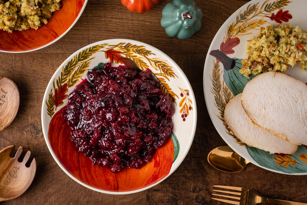Inspired by Hulu's latest installment of Into the Dark, Pilgrim, The Geeks have a new Thanksgiving recipe for Cody's Cranberry Sauce that's sure to impress. 2geekswhoeat.com #Thanksgiving #CranberrySauce #Hulu #Pilgrim #SideDishes #Vegan #Vegetarian 