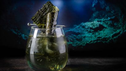 Inspired by the new thriller Underwater from 20th Century Fox, The Geeks have come up with a seaweed infused scotch cocktail called The Briny Deep! 2geekswhoeat.com #cocktails #MovieRecipes #Scotch #Underwater #HomeBar #Seaweed