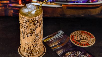 Still missing the Disney Parks, The Geeks have created a copycat recipe for the Yub Nub from Oga's Cantina in Star Wars: Galaxy's Edge! 2geekswhoeat.com #StarWars #StarWarsDay #GalaxysEdge #DisneyCopycatRecipes #DisneyParksRecipes #DisneylandRecipes #WDWRecipes