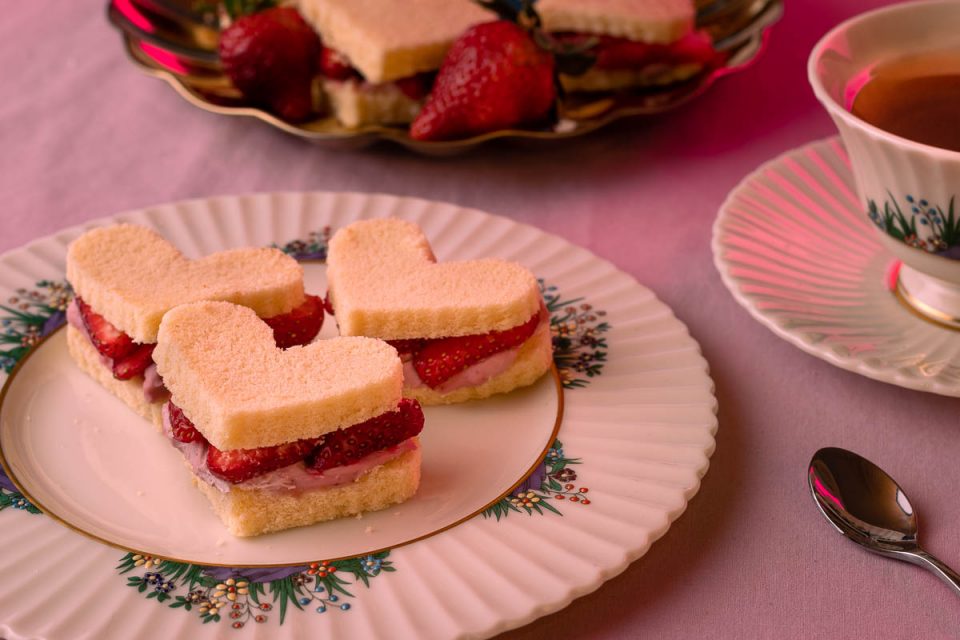 Inspired by Anna Biller's The Love Witch, The Geeks have put together a quick and easy dessert recipe for Tea Love-wiches! 2geekswhoeat.com #ValentinesDay #DessertRecipes #ValentinesDessert #TheLoveWitch #Shudder #HorrorMovieRecipes