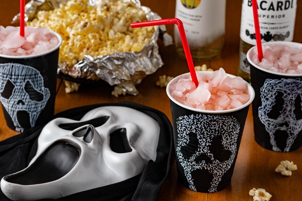 The Geeks have put together a guide on having a Scream inspired movie night that even Randy would be proud of! 2geekswhoeat.com #Scream #HorrorMovies #MovieNight #HorrorCocktails #halloweenideas