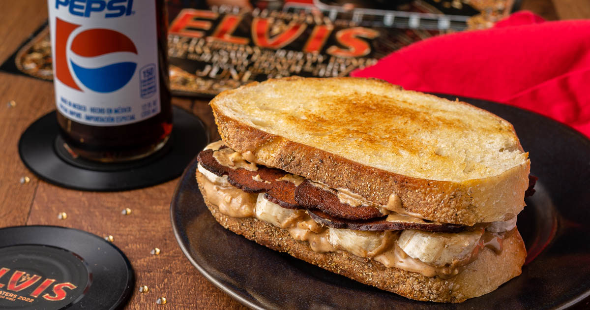 To celebrate the release of Baz Luhrmann's Elvis, The Geeks have veganized The King's iconic Fool's Gold Loaf Sandwich! 2geekswhoeat.com #Elvis #VeganRecipes #VeganSandwiches #MovieNight #MovieFood